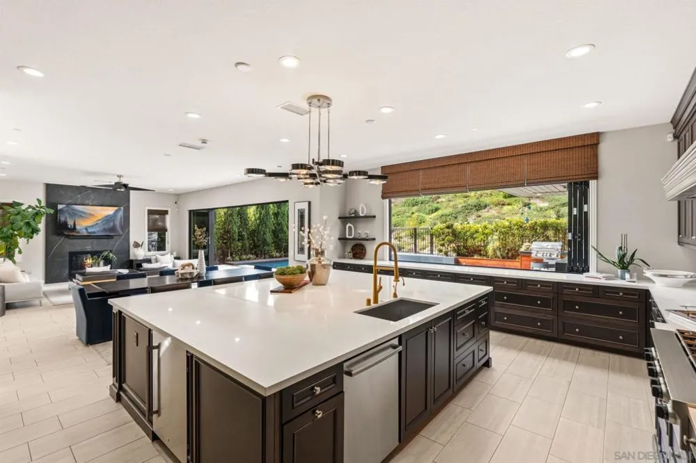 4720 Borden Carlsbad, CA 92010
