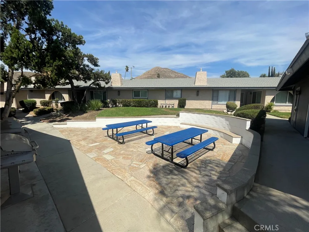 2891 Canyon Crest Drive #63 Riverside, CA 92507