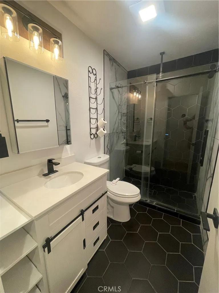 2891 Canyon Crest Drive #63 Riverside, CA 92507