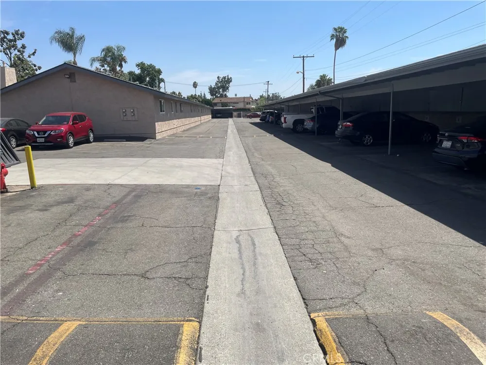 2891 Canyon Crest Drive #63 Riverside, CA 92507