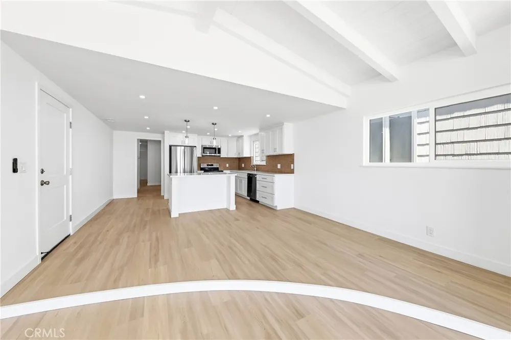 3010 W Oceanfront #Upper "B" Newport Beach, CA 92663