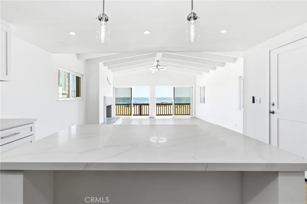3010 W Oceanfront #Upper "B" Newport Beach, CA 92663