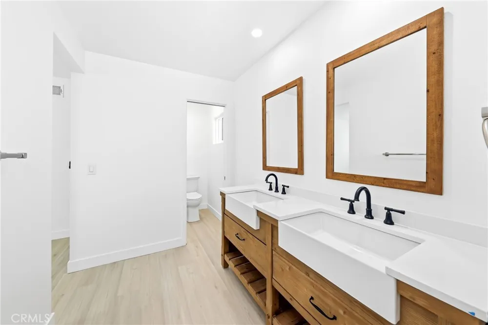 3010 W Oceanfront #Upper "B" Newport Beach, CA 92663