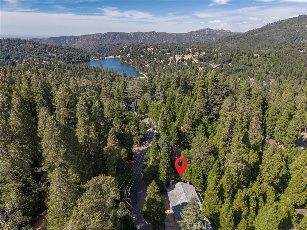 1163 Jungfrau Crestline, CA 92325