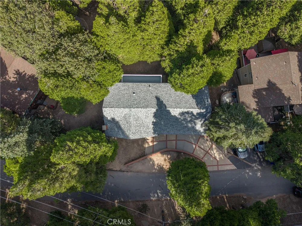 1163 Jungfrau Crestline, CA 92325