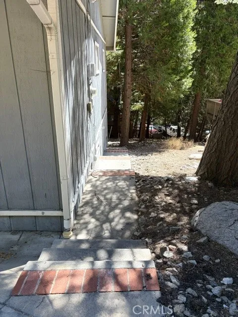 1163 Jungfrau Crestline, CA 92325