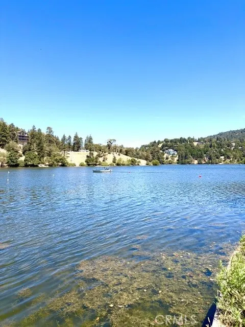 1163 Jungfrau Crestline, CA 92325