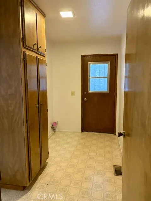 1163 Jungfrau Crestline, CA 92325