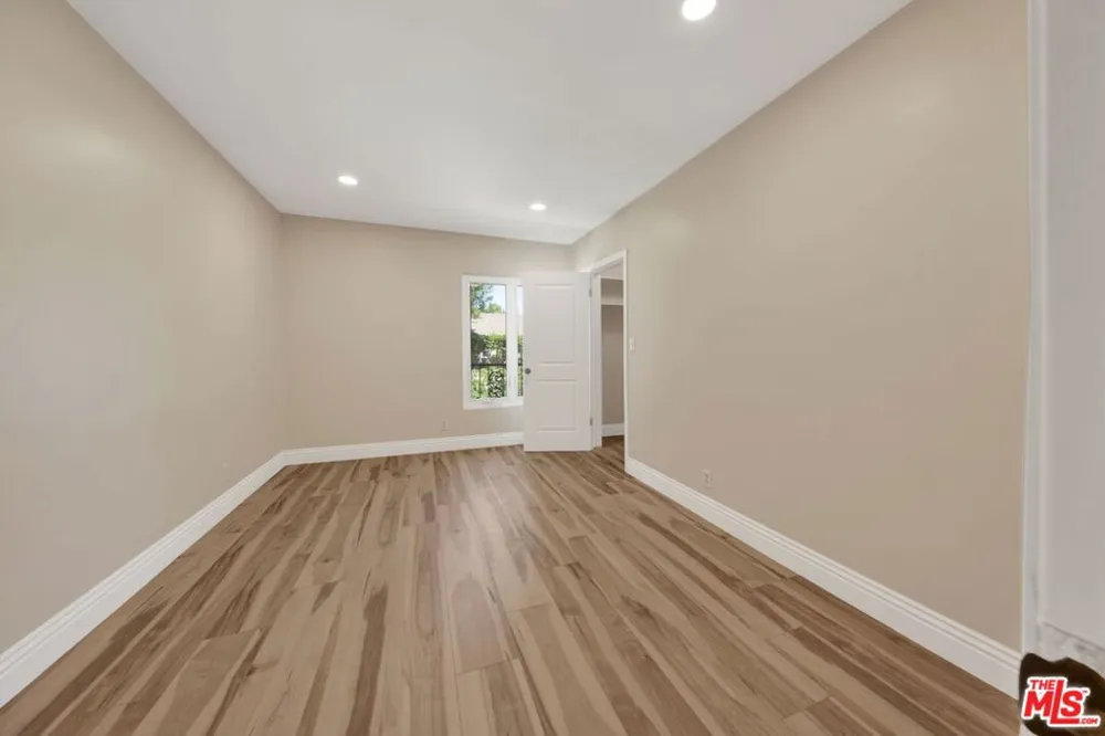 16608 Park Lane Circle Los Angeles, CA 90049