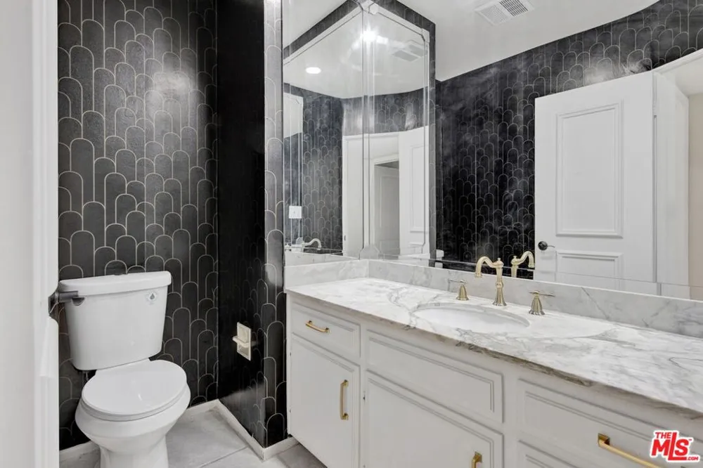16608 Park Lane Circle Los Angeles, CA 90049