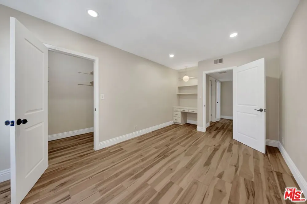 16608 Park Lane Circle Los Angeles, CA 90049