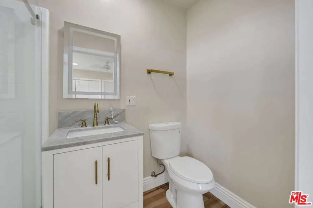 16608 Park Lane Circle Los Angeles, CA 90049