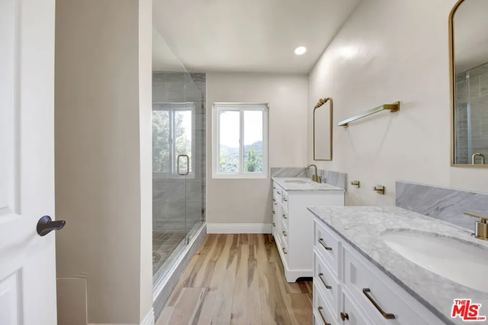 16608 Park Lane Circle Los Angeles, CA 90049