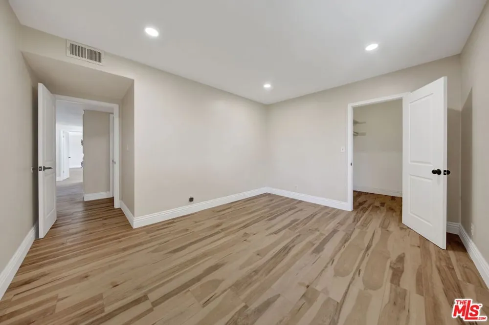 16608 Park Lane Circle Los Angeles, CA 90049