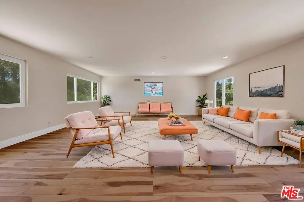 16608 Park Lane Circle Los Angeles, CA 90049