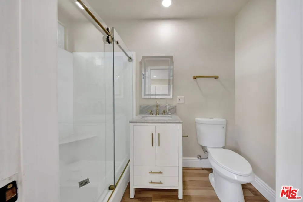 16608 Park Lane Circle Los Angeles, CA 90049