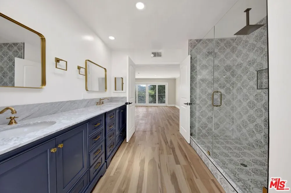 16608 Park Lane Circle Los Angeles, CA 90049