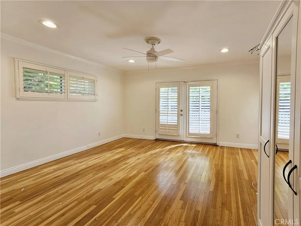 5624 Graves Avenue Encino, CA 91316