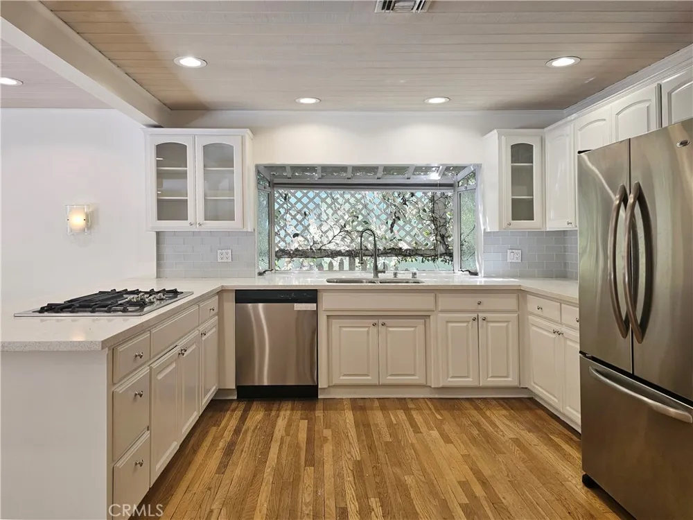 5624 Graves Avenue Encino, CA 91316
