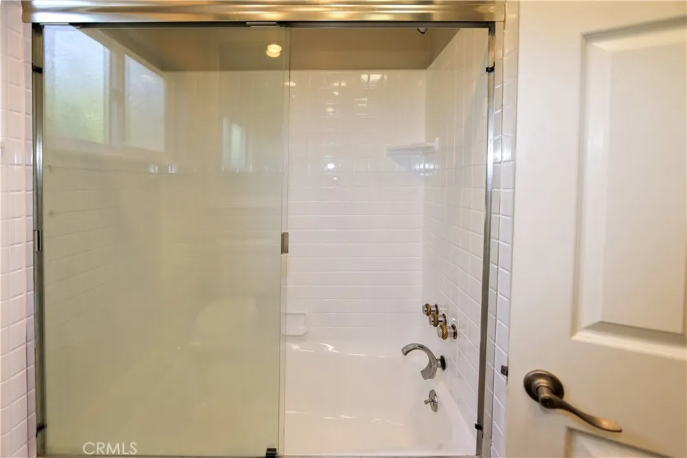 5624 Graves Avenue Encino, CA 91316
