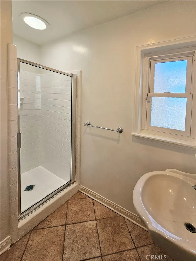 5624 Graves Avenue Encino, CA 91316