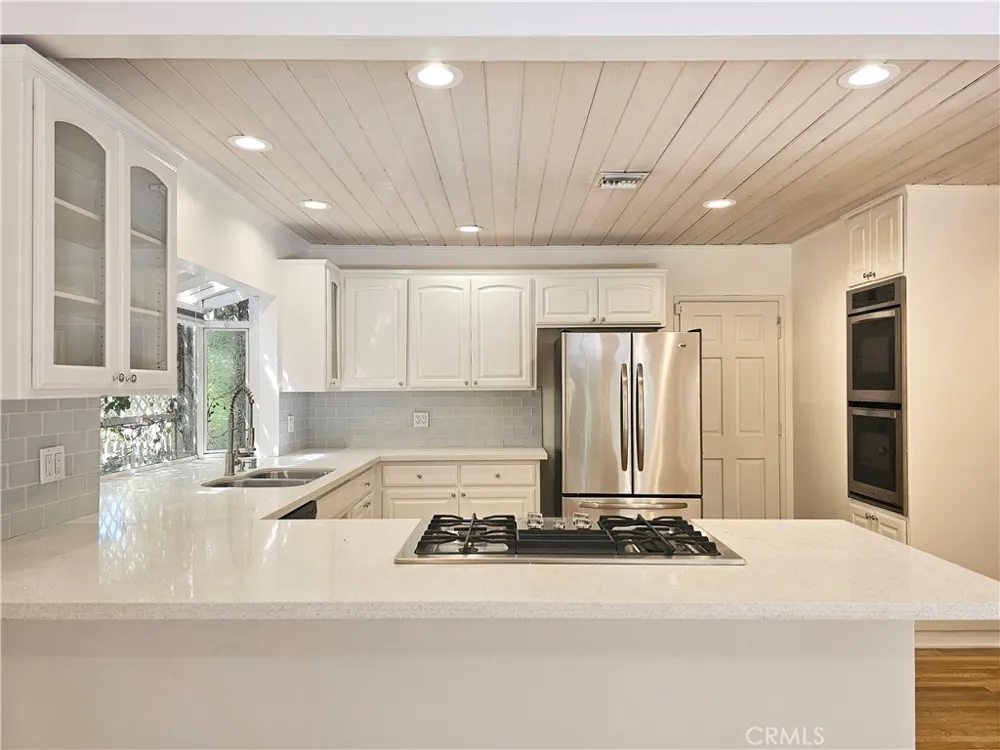5624 Graves Avenue Encino, CA 91316