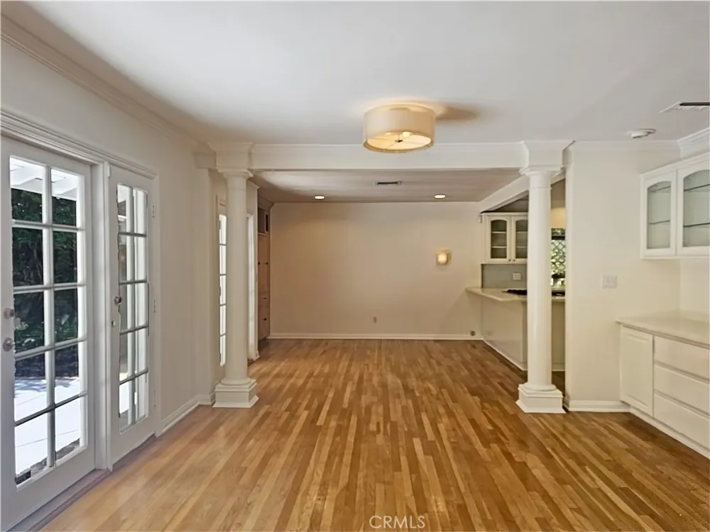 5624 Graves Avenue Encino, CA 91316