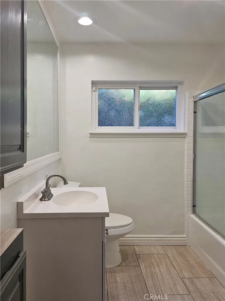 5624 Graves Avenue Encino, CA 91316