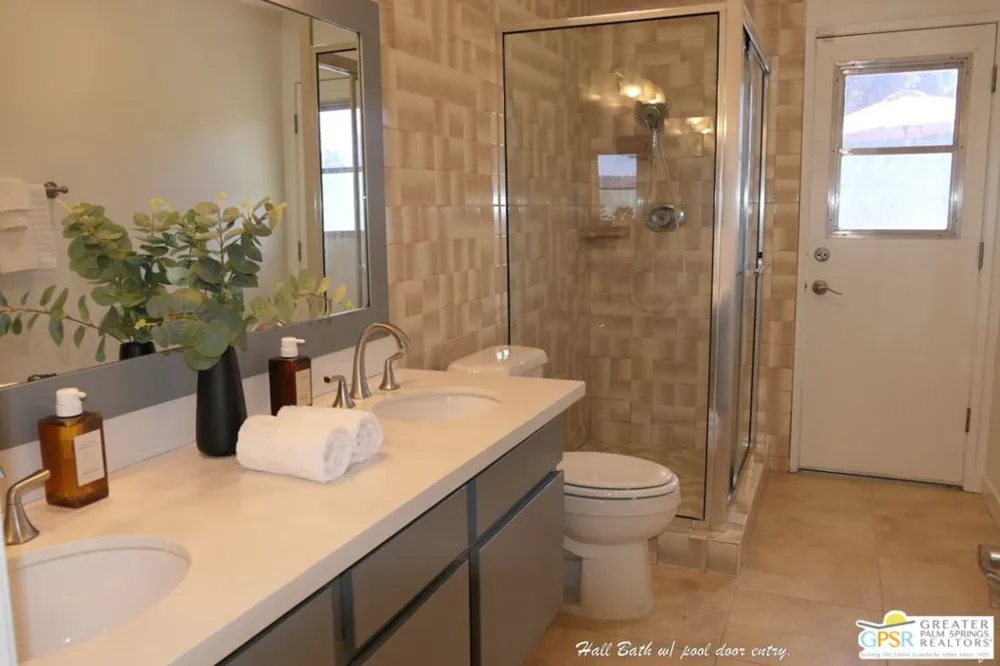 952 Camino Condor Palm Springs, CA 92262