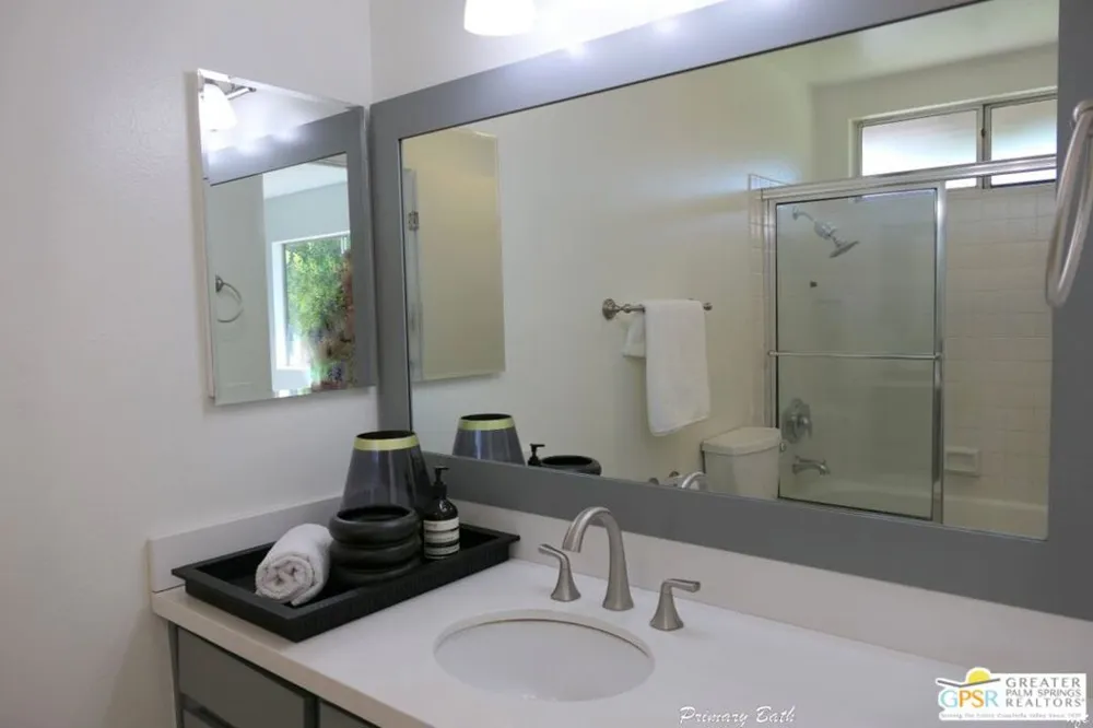 952 Camino Condor Palm Springs, CA 92262