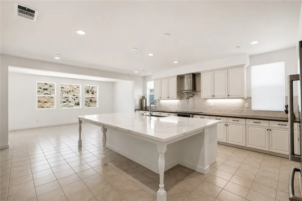 3981 Eliopulos Ranch Palmdale, CA 93551