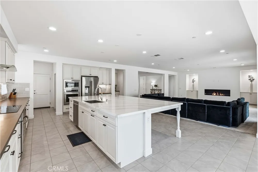 3981 Eliopulos Ranch Palmdale, CA 93551