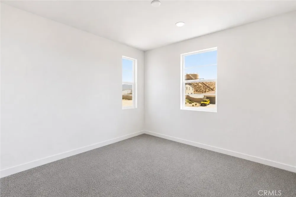 3981 Eliopulos Ranch Palmdale, CA 93551