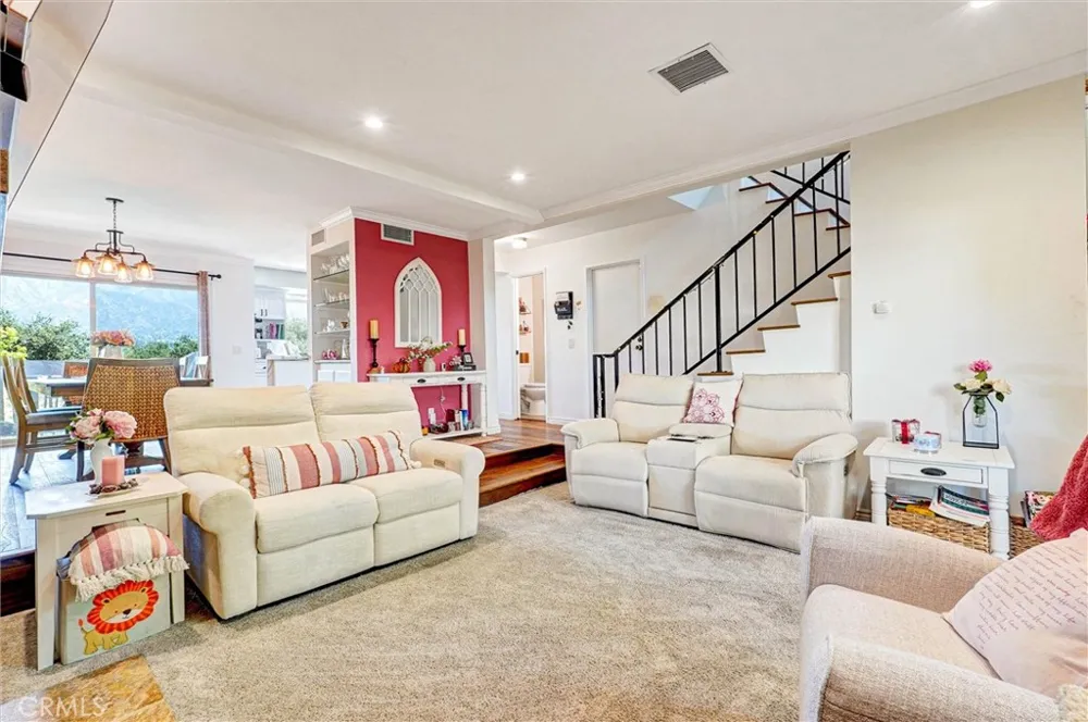 10480 Sunland Boulevard #7 Sunland, CA 91040