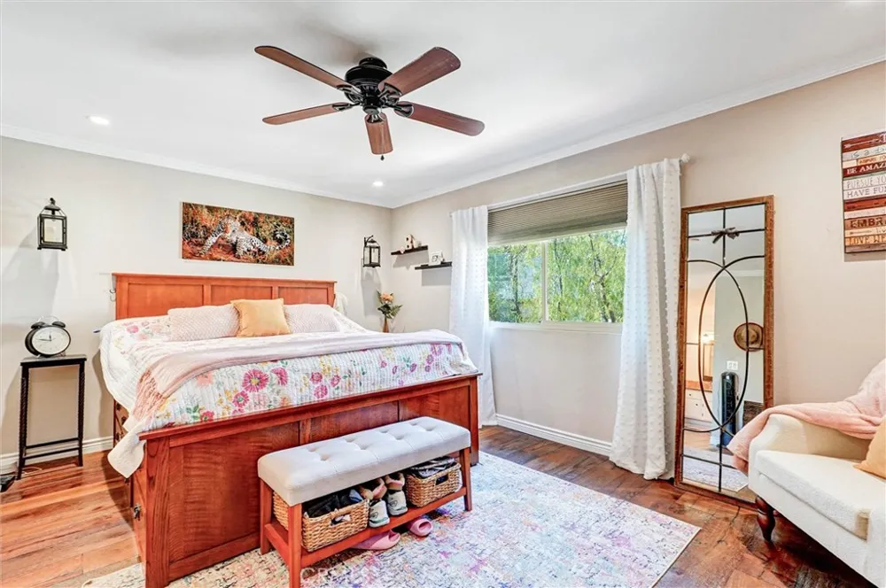 10480 Sunland Boulevard #7 Sunland, CA 91040