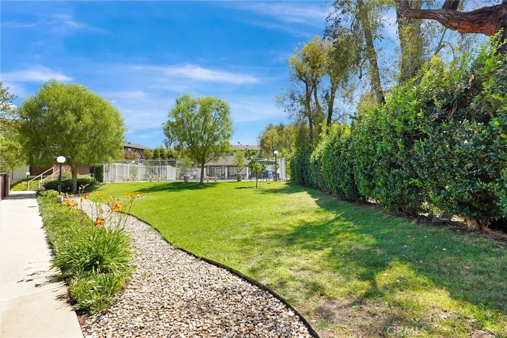 10480 Sunland Boulevard #7 Sunland, CA 91040