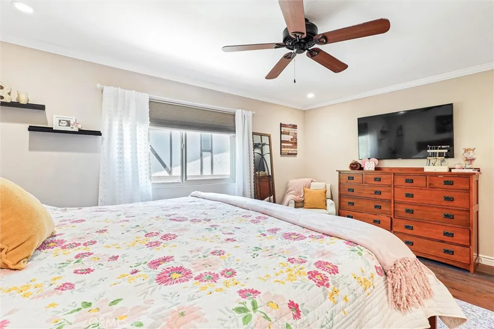 10480 Sunland Boulevard #7 Sunland, CA 91040