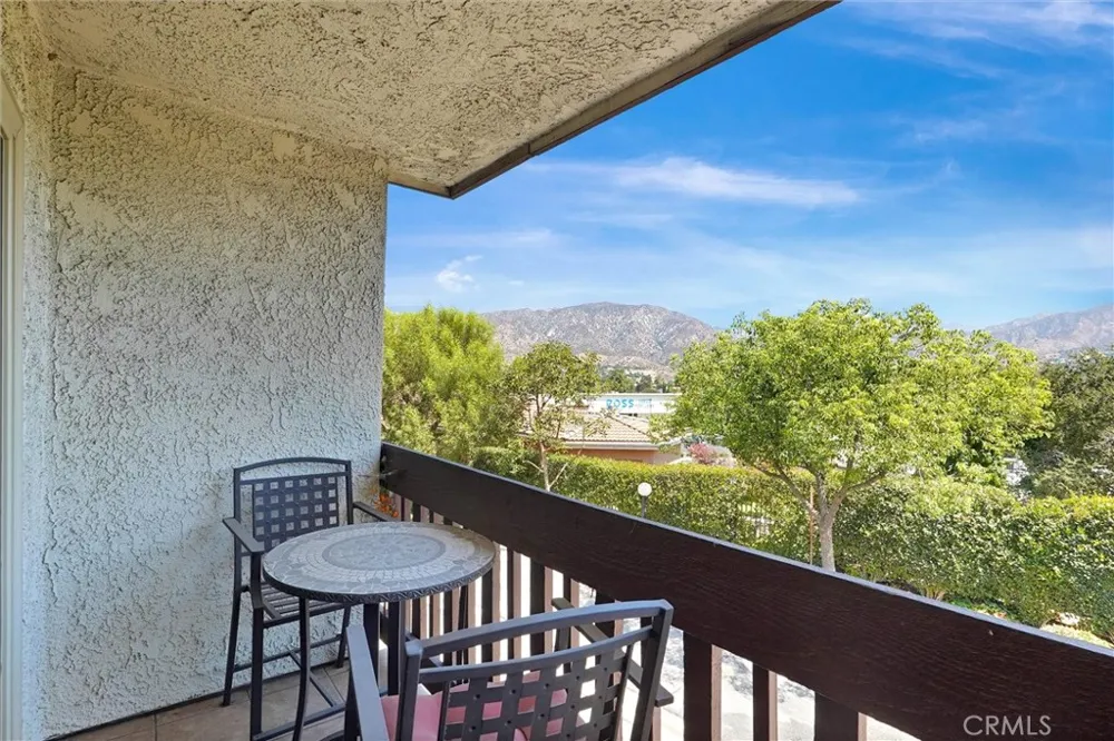 10480 Sunland Boulevard #7 Sunland, CA 91040
