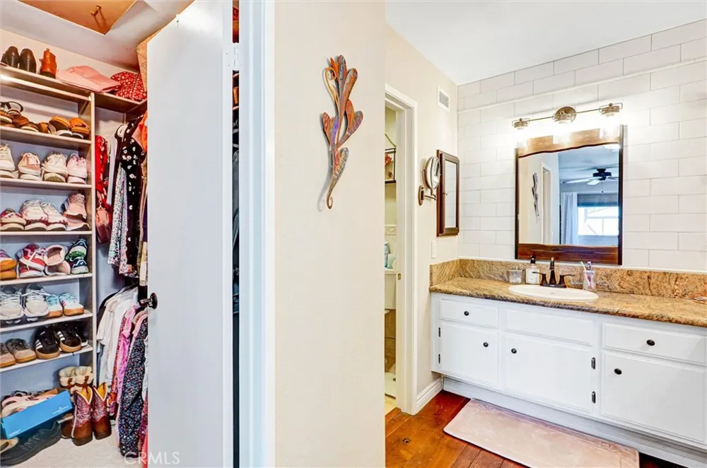 10480 Sunland Boulevard #7 Sunland, CA 91040