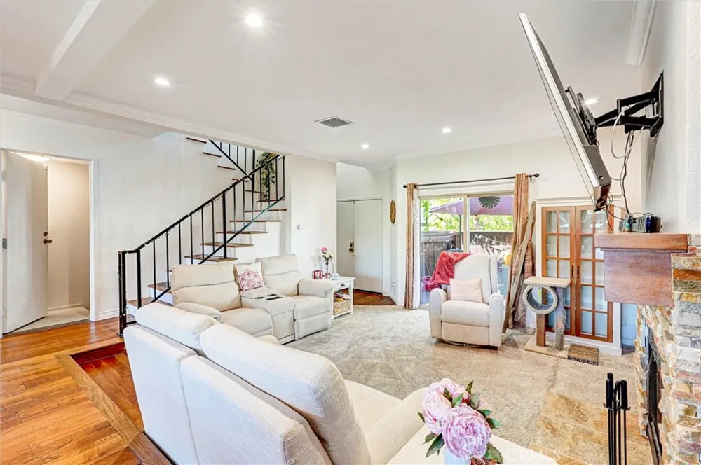 10480 Sunland Boulevard #7 Sunland, CA 91040