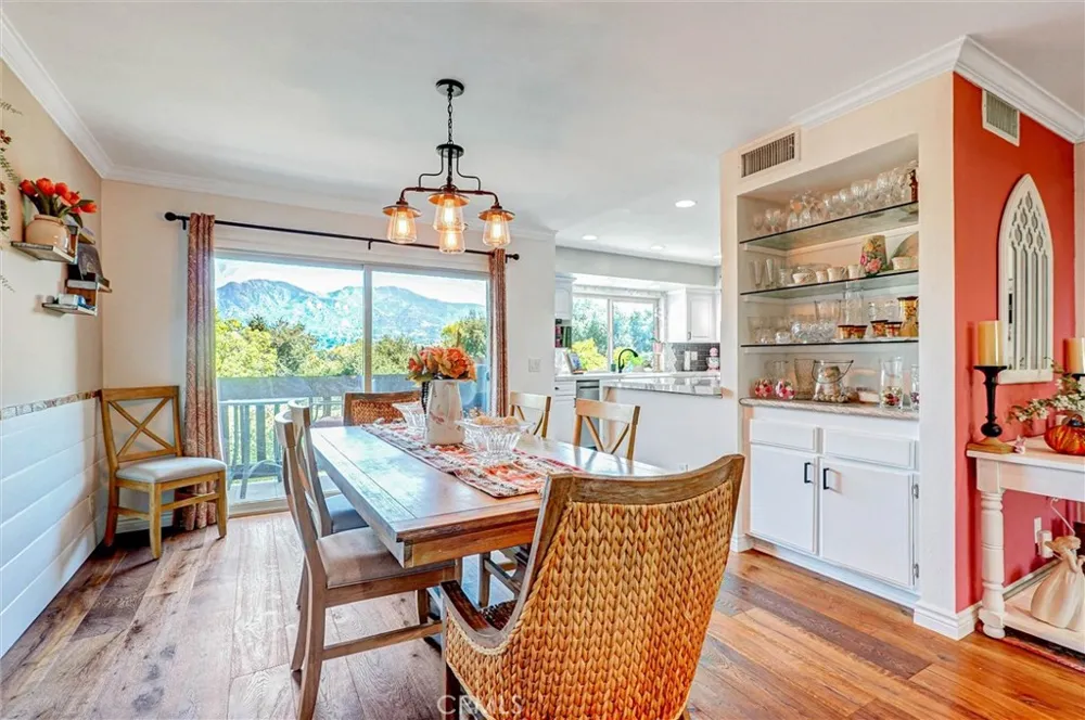10480 Sunland Boulevard #7 Sunland, CA 91040