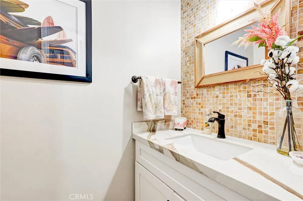 10480 Sunland Boulevard #7 Sunland, CA 91040