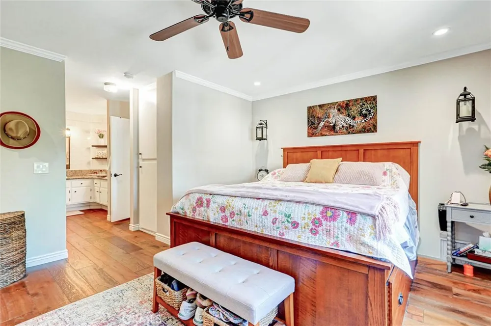 10480 Sunland Boulevard #7 Sunland, CA 91040