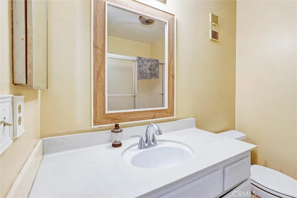 10480 Sunland Boulevard #7 Sunland, CA 91040