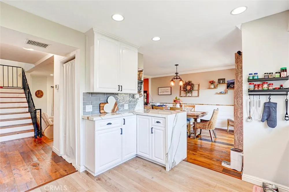10480 Sunland Boulevard #7 Sunland, CA 91040