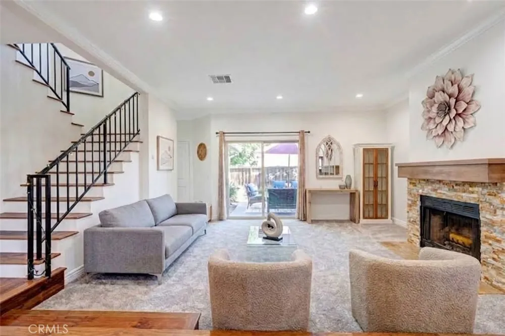10480 Sunland Boulevard #7 Sunland, CA 91040