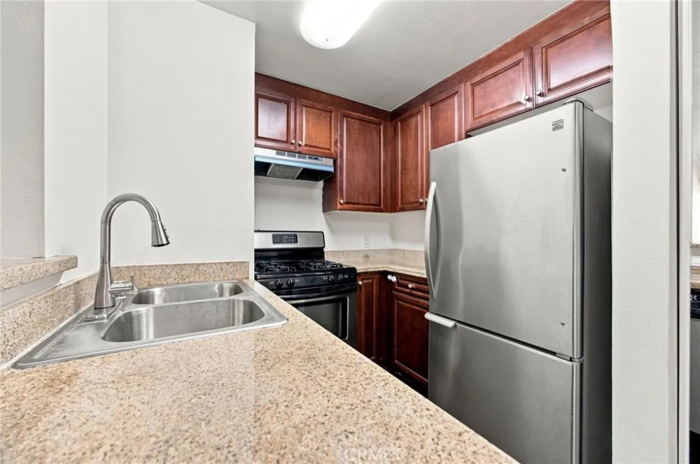 21400 Burbank #106 Woodland Hills, CA 91367