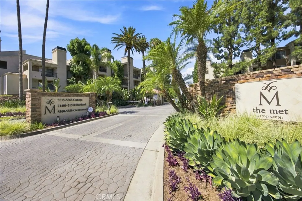 21400 Burbank #106 Woodland Hills, CA 91367