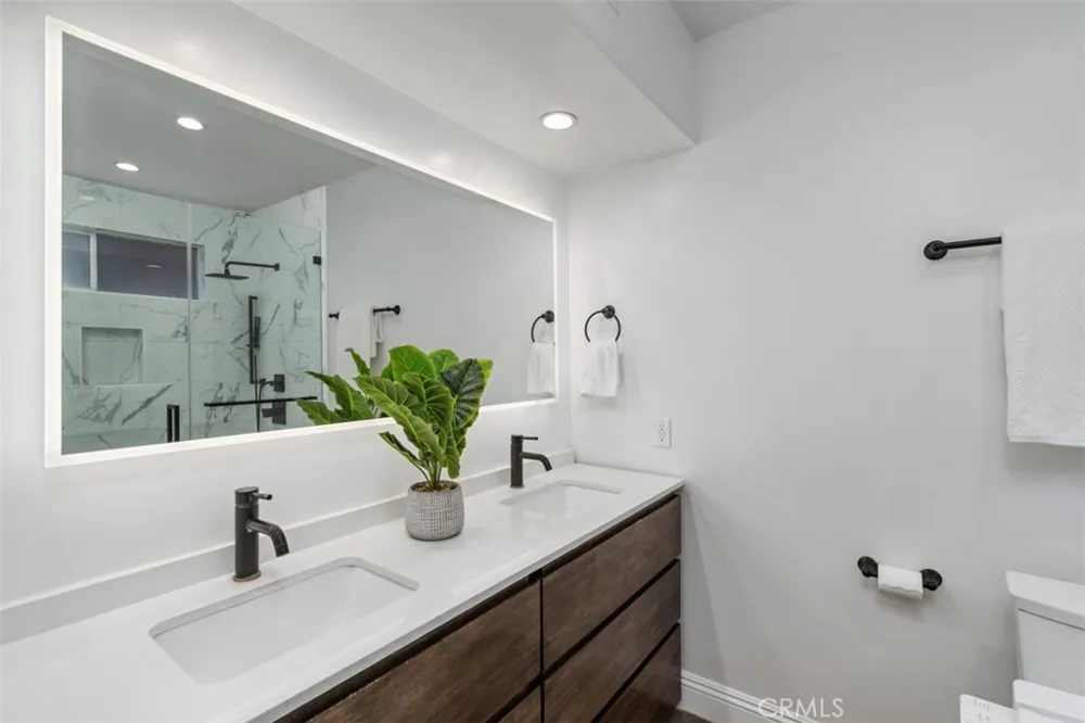 11575 Sunshine Terrace Studio City, CA 91604
