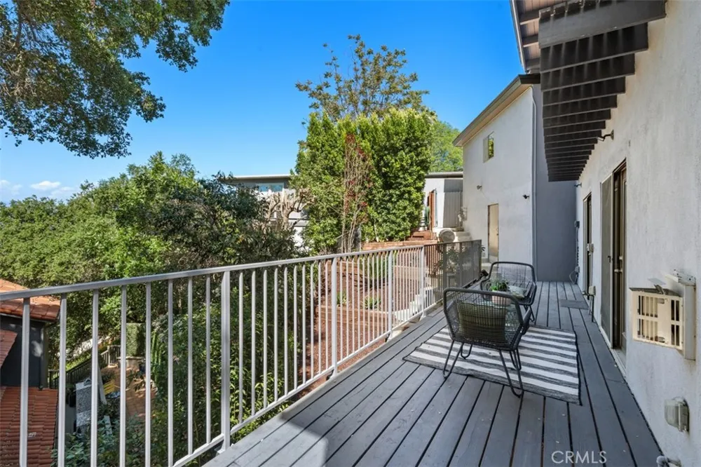 11575 Sunshine Terrace Studio City, CA 91604